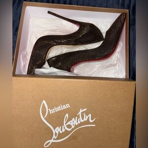 Christian Louboutin So Kate 39.5